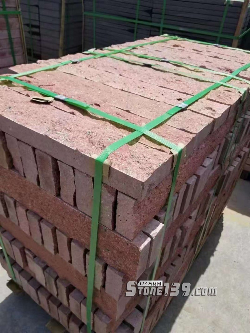 四川雅安天虹石材廠主營雅蒙黑、滎經紅（中國紅）、紫檀木紋、漢白玉