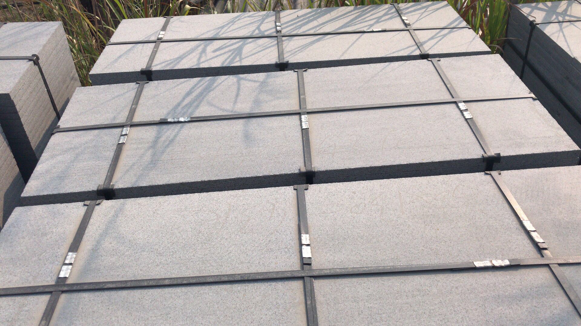 【恒鑨竽杰石材】主營花崗巖江西紅、新老礦芝麻黑654#