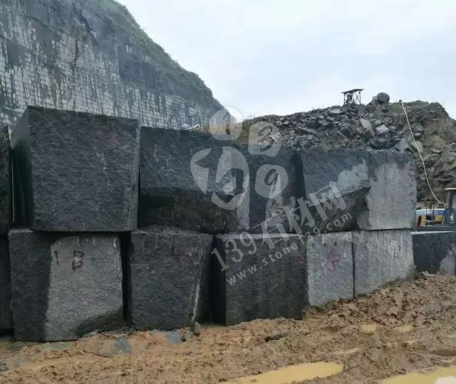 廣西鐘山縣人大副主任到花山鄉花崗巖礦山調研，附鐘山青（廣西芝麻黑）欣賞！