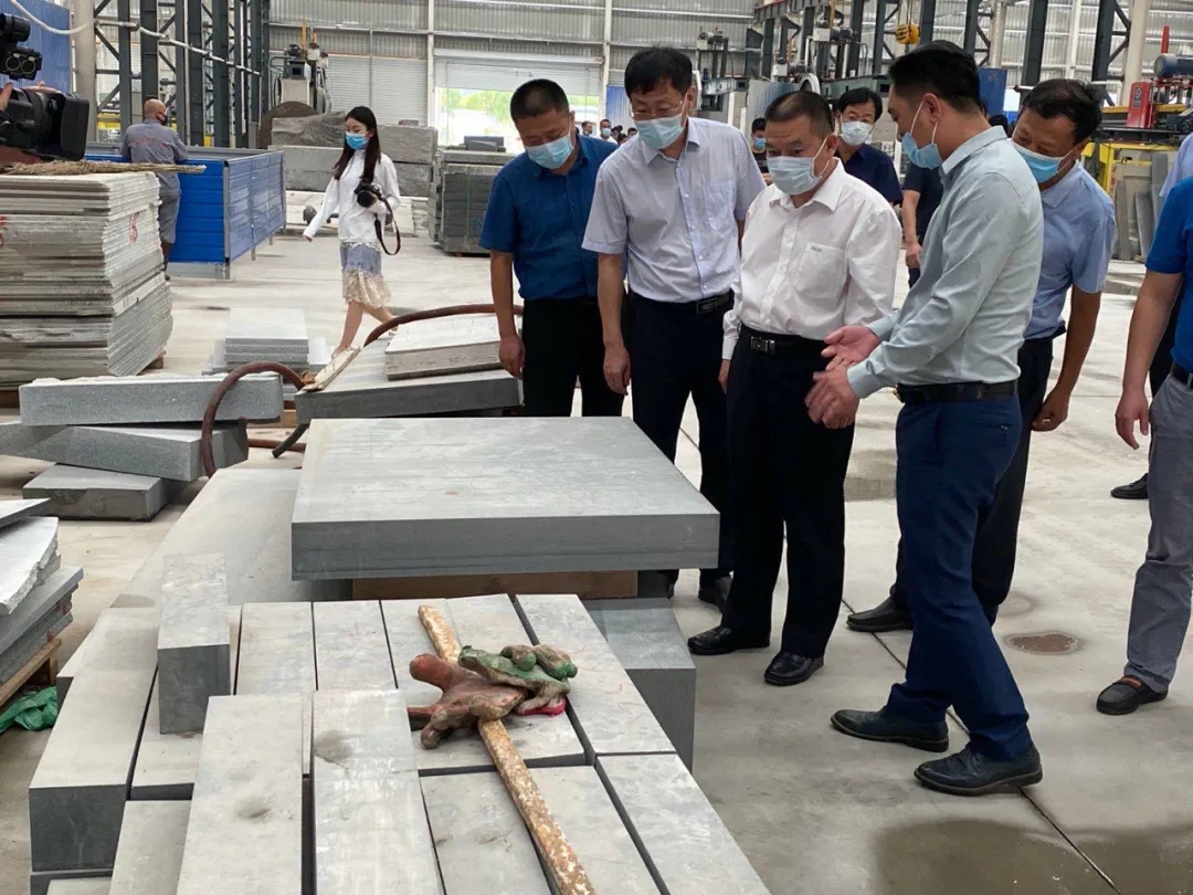 河北滄州市副市長張文閣對黃驊港華業石材新城進行考察調研活動